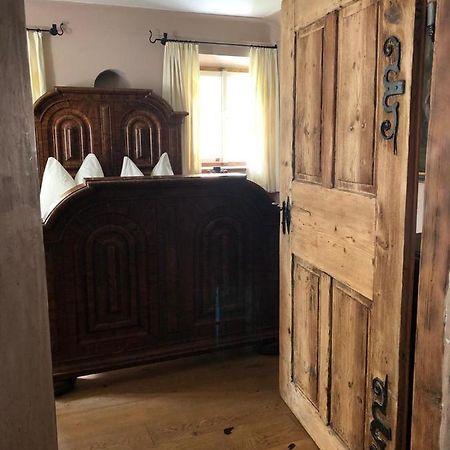 Zimmer In 400 Jahre Alten Bauernhaus Anif Exterior foto