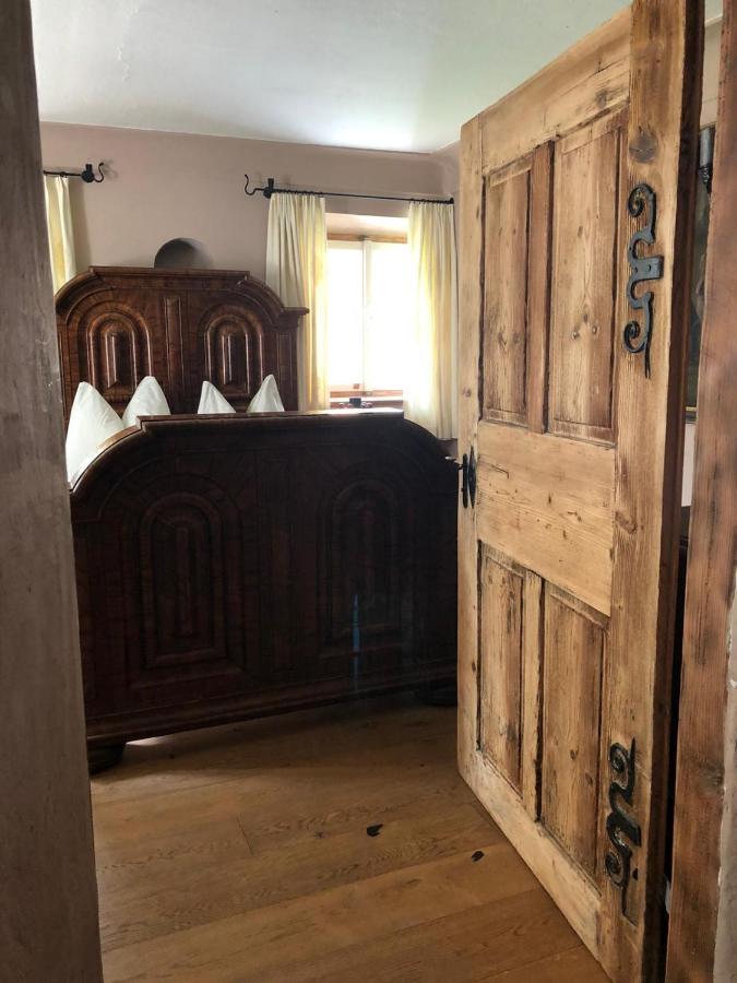 Zimmer In 400 Jahre Alten Bauernhaus Anif Exterior foto